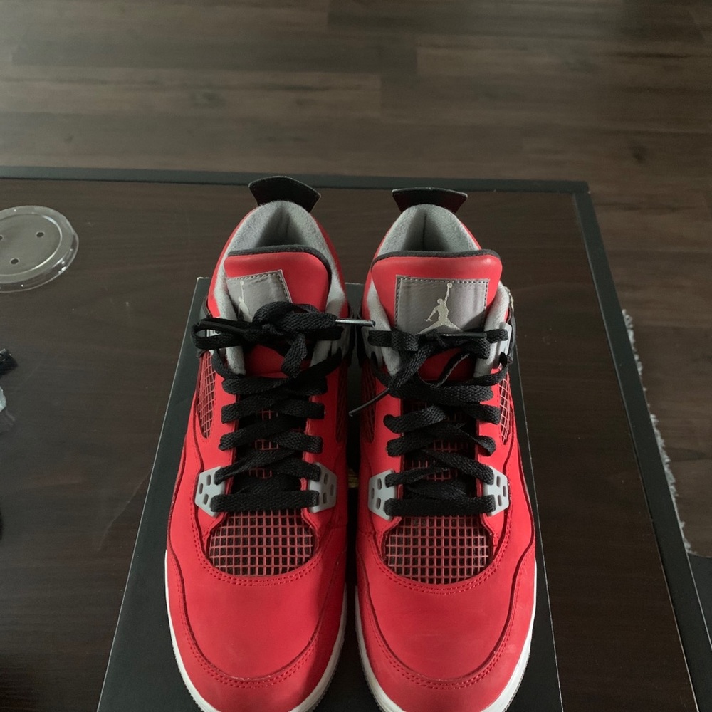 Jordan 4 “Toro Bravo”